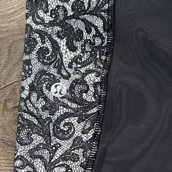 Lululemon Outrun Crop Mini Cinder Lace White Black Mesh Leggings Size 10 - Picture 4 of 13